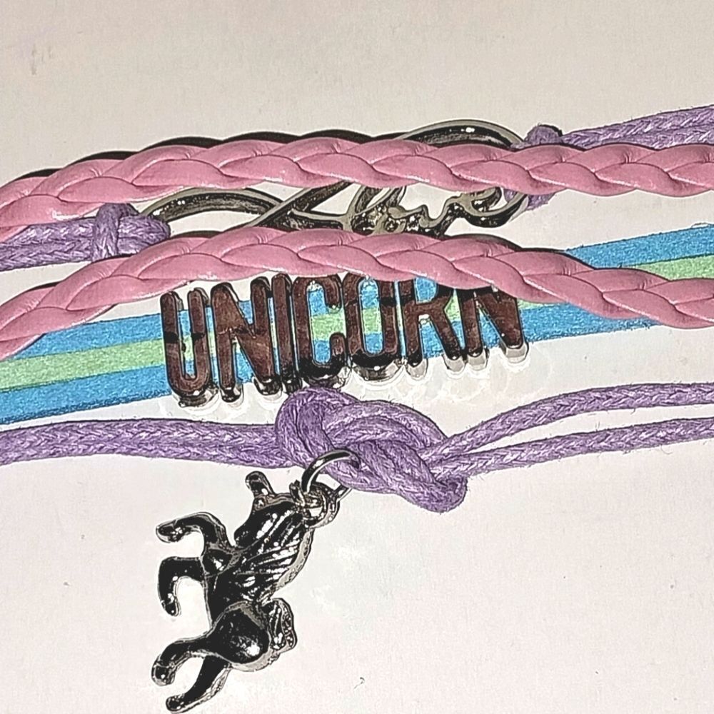 Hand crafted, horse shaped unicorn stackable bracelet - Picture 8 of 10